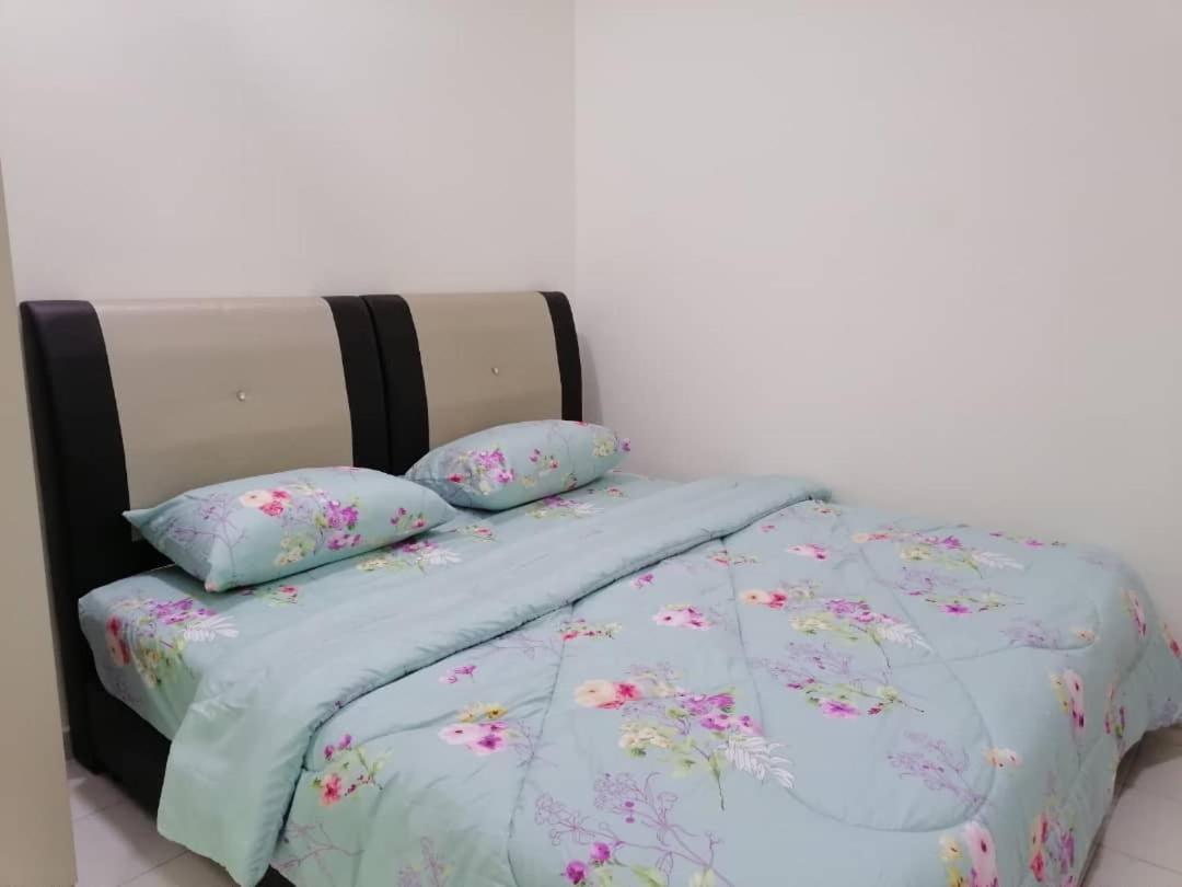 Mesahill Nilai 2 Room Condo - Fast Wifi, Amazing Pool & Tv Eksteriør bilde