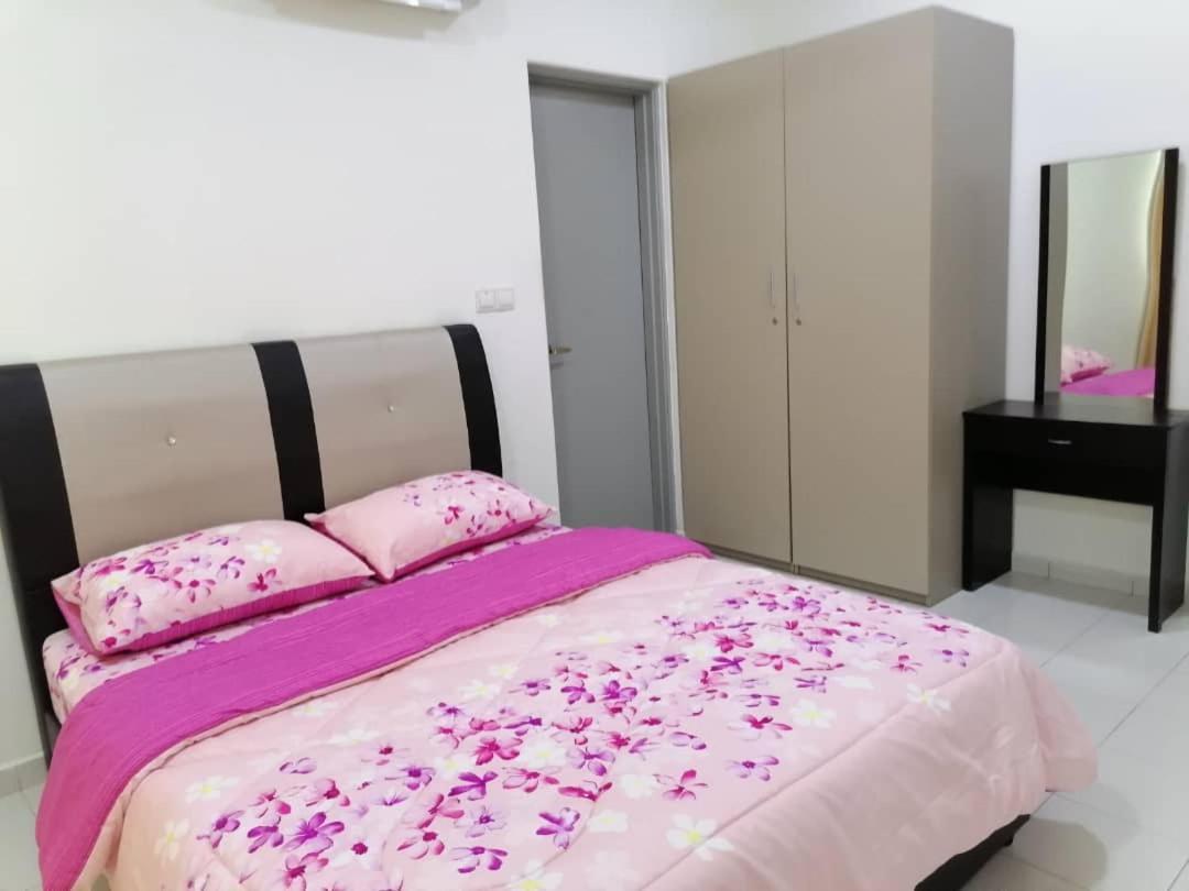 Mesahill Nilai 2 Room Condo - Fast Wifi, Amazing Pool & Tv Eksteriør bilde