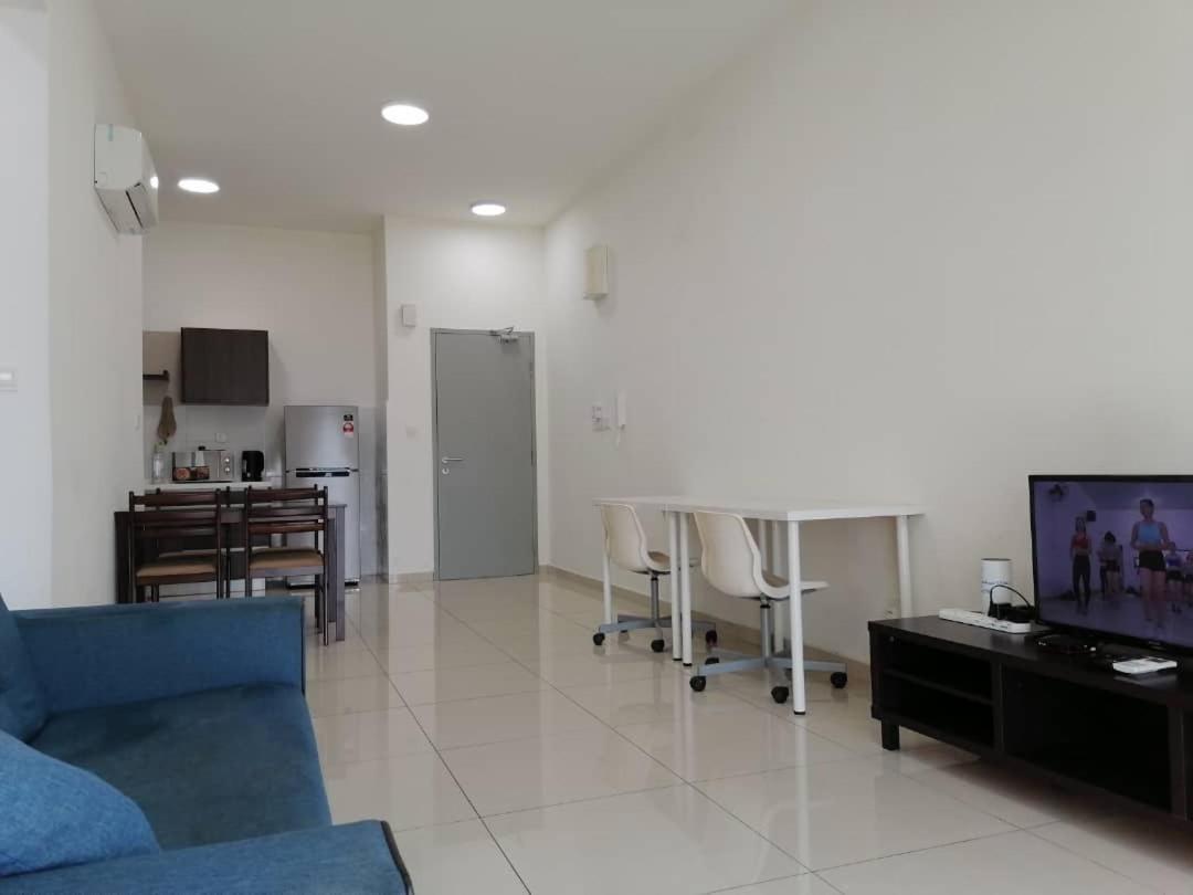 Mesahill Nilai 2 Room Condo - Fast Wifi, Amazing Pool & Tv Eksteriør bilde